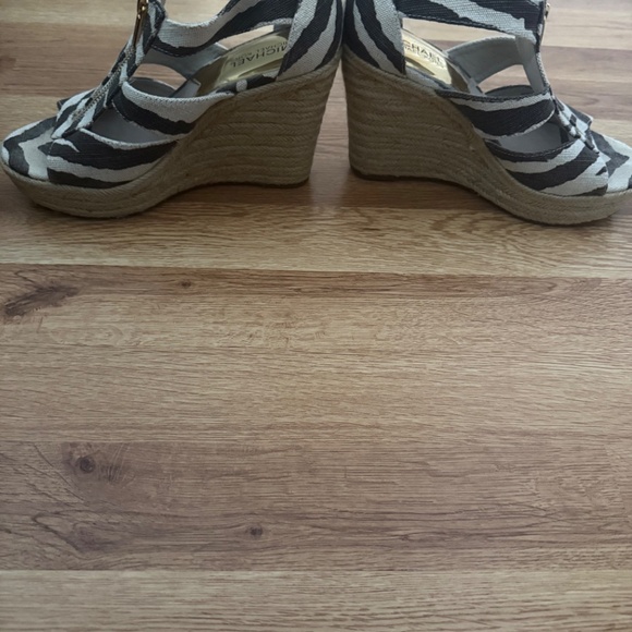Michael Kors Wedge shoes - Picture 2 of 6